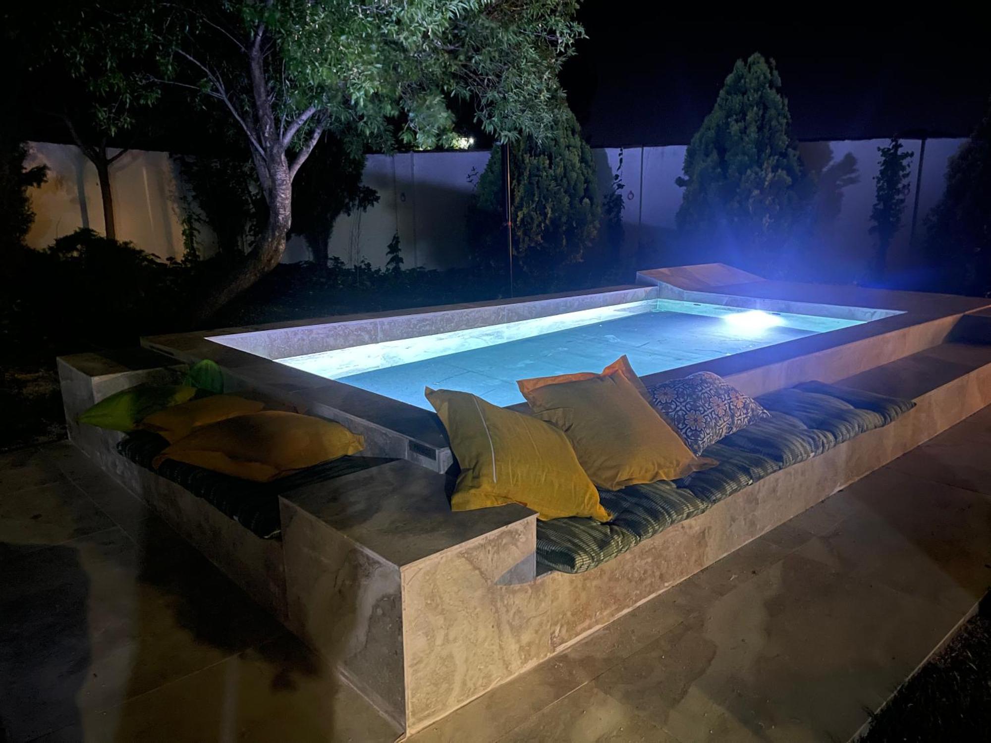 Hearts & Ponies Apartamentos Con Piscinas Privadas Cerca De La Warner Chinchon Exterior photo